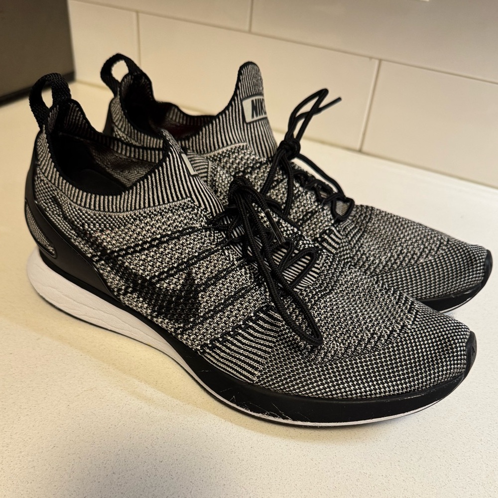 Nike fly running shoe size M 11